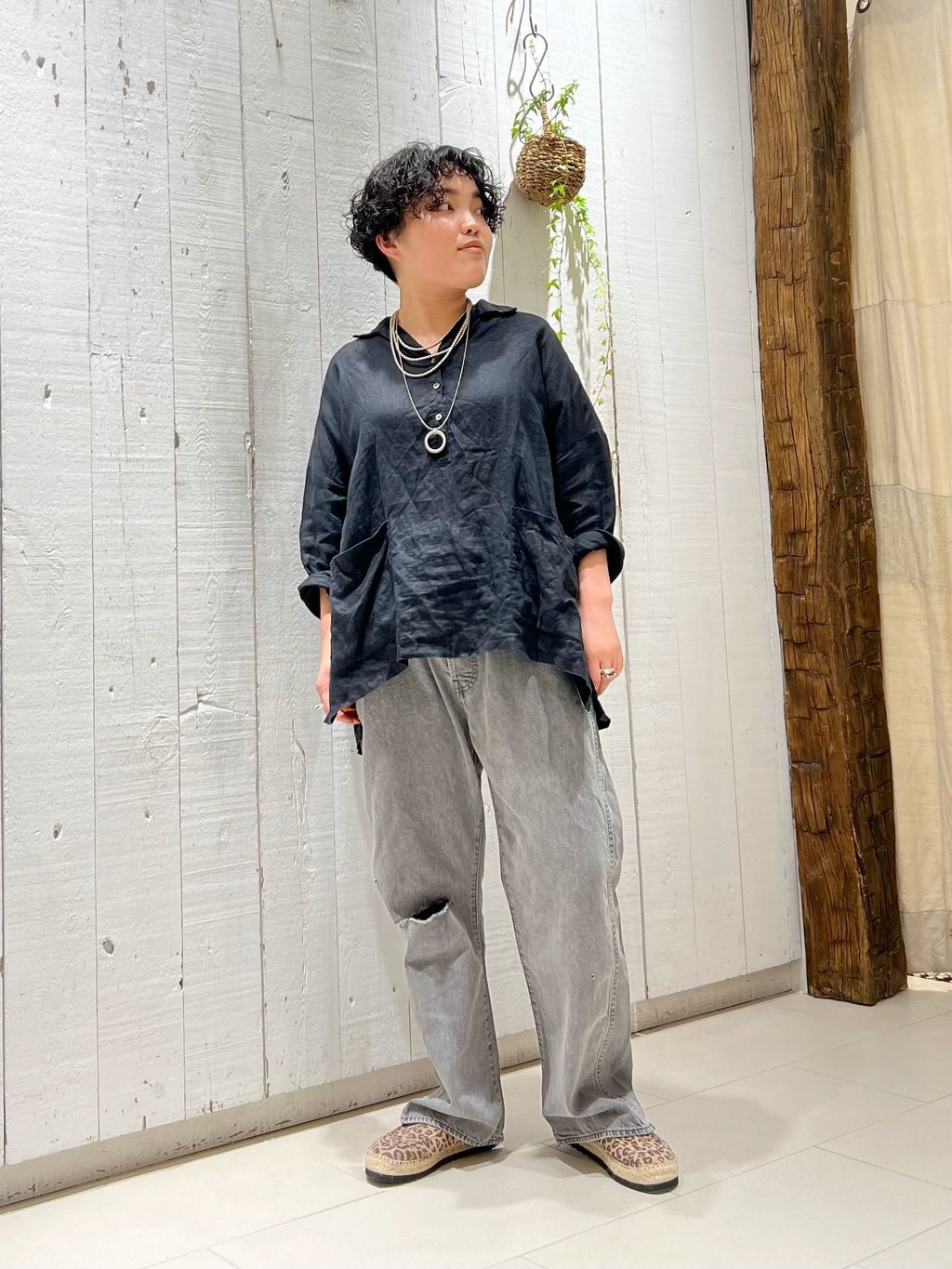 追加予約》リネンワッシャー スキッパーシャツのコーディネート