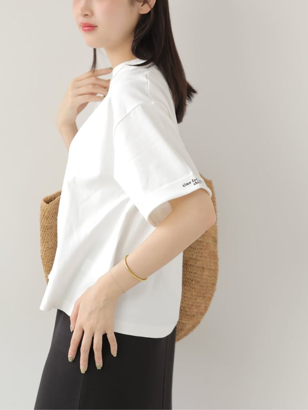 ワンポイント刺繍TEEのコーディネートスナップ（mahiro）｜JOURNAL