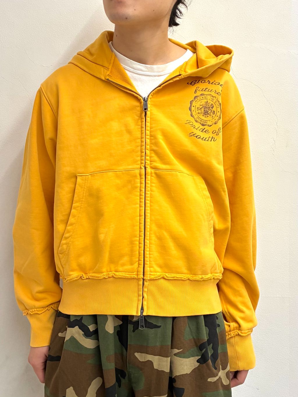 ブロークン プリント ジップ フーディのコーディネートスナップ