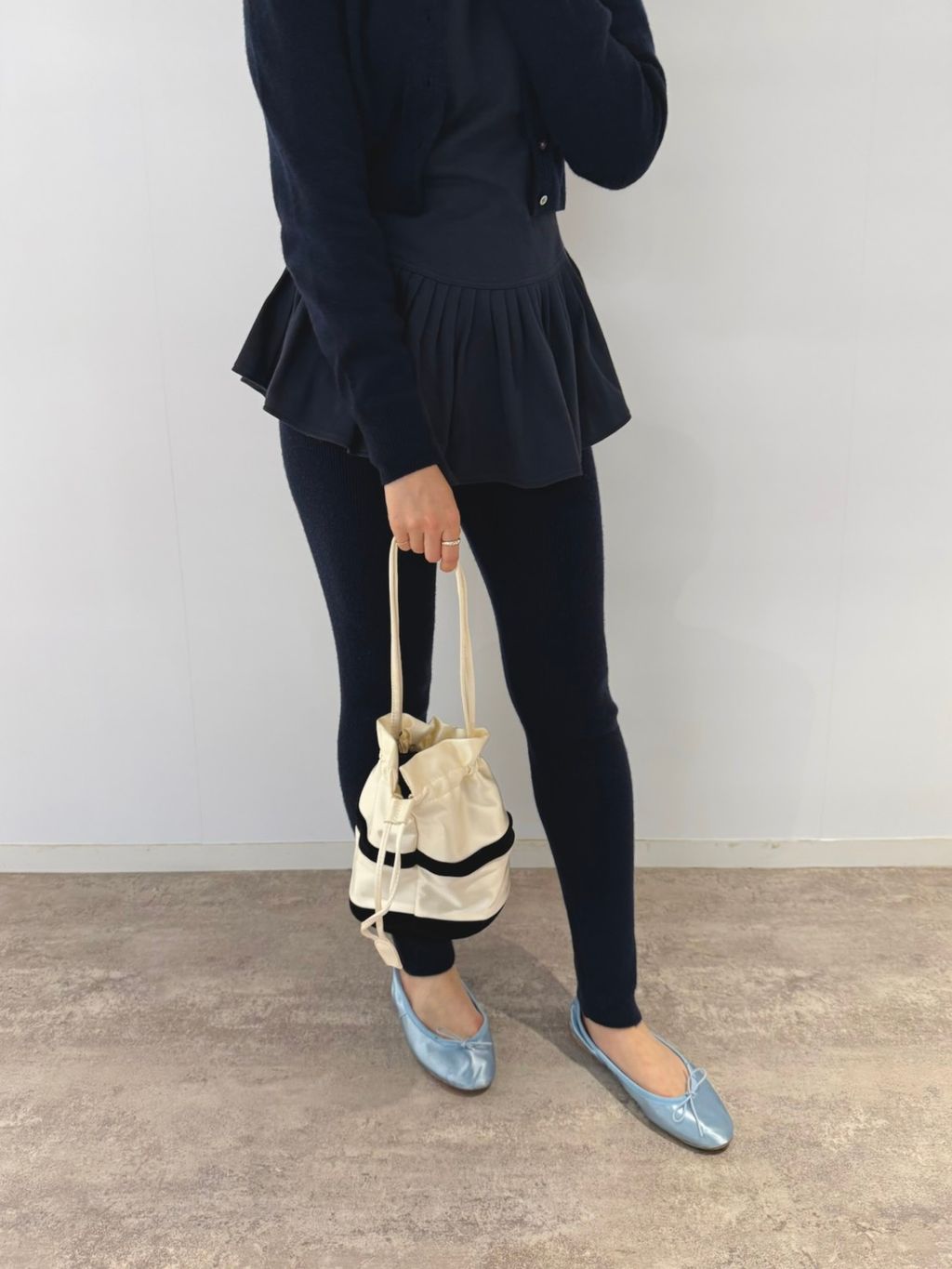 カシミヤレギンスのコーディネートスナップ（emi）｜EDIT. FOR LULU