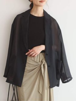 シアージョーゼットジャケットのコーディネートスナップ（Chihiro
