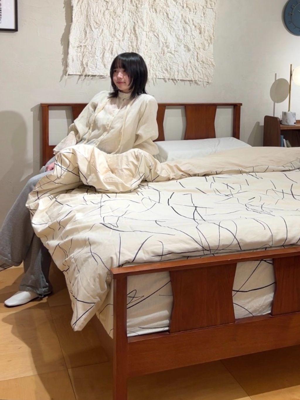 JOURNAL STANDARD FURNITURE