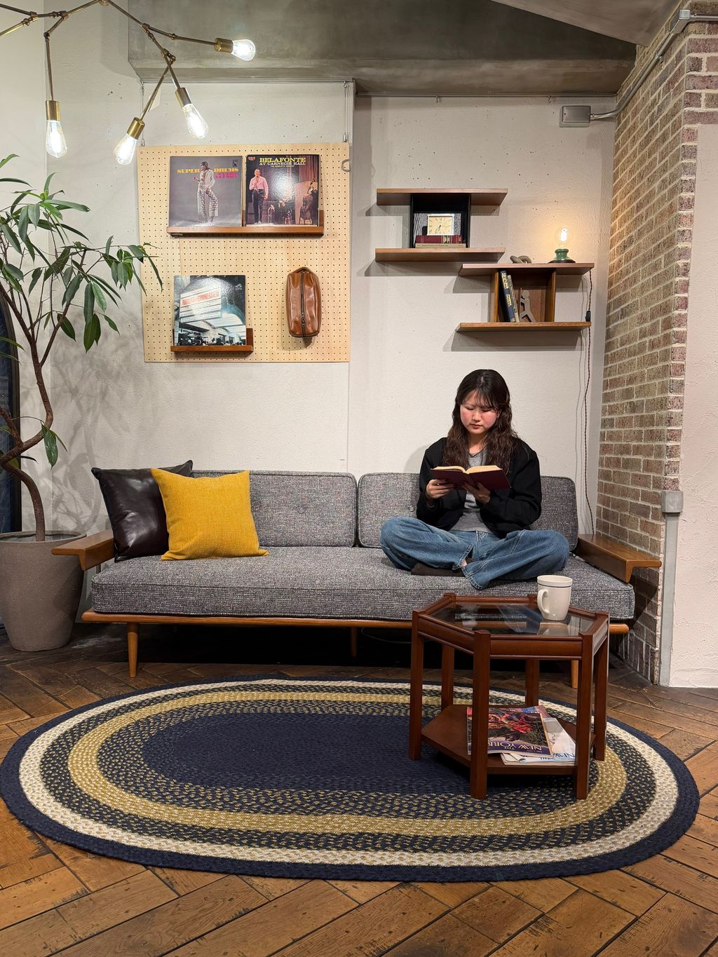 JOURNAL STANDARD FURNITURE