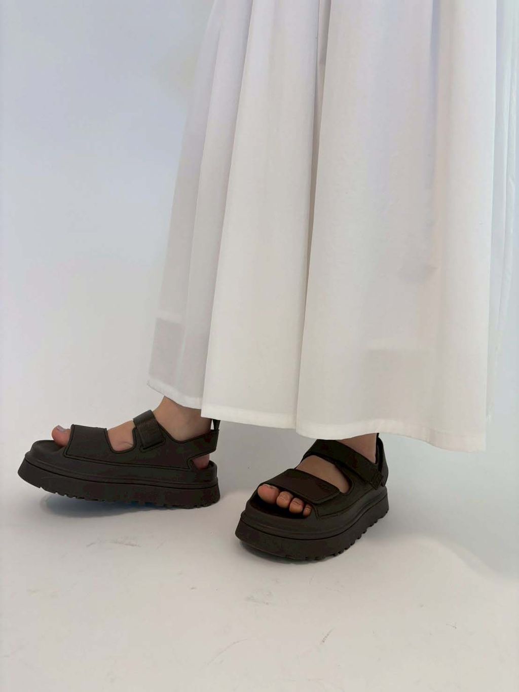 別注カラーあり/追加2》 UGG/アグ GoldenGlow Sandal Wの