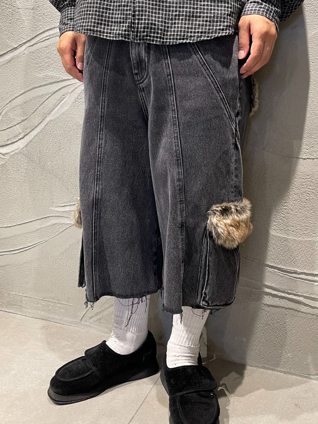 SUPPLIER 別注 Fur SWITCHING BAGGY Shortsのコーディネートスナップ
