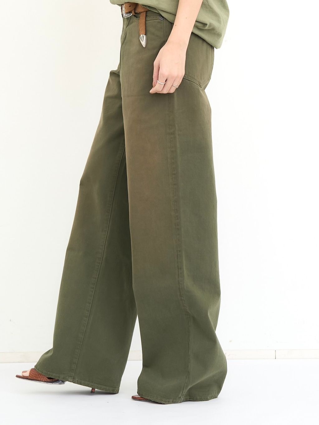 COTTON BF KNITのコーディネートスナップ（BUYER.N）｜L'Appartement