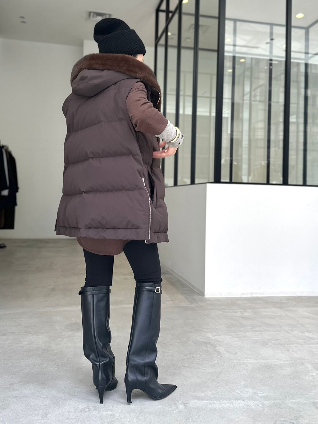 LOU ANDREA/ルー アンドレア】 FAKE MINK VESTのコーディネート