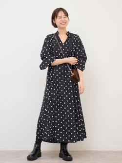 WEB限定》ドットプリントピンタックフレアワンピース（ワンピース