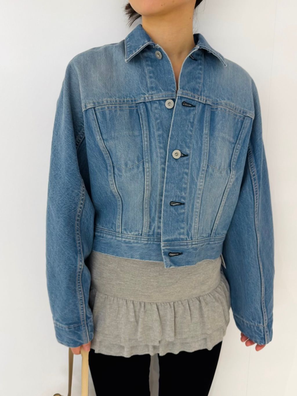 予約》curve sleeve denim jacketのコーディネートスナップ（miyu