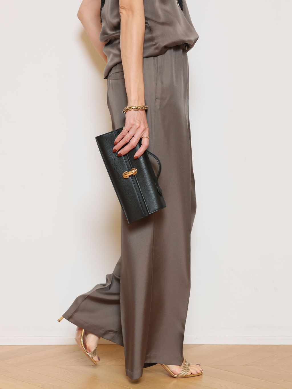 Silk Looker パンツのコーディネートスナップ（MUSE）｜MUSE de