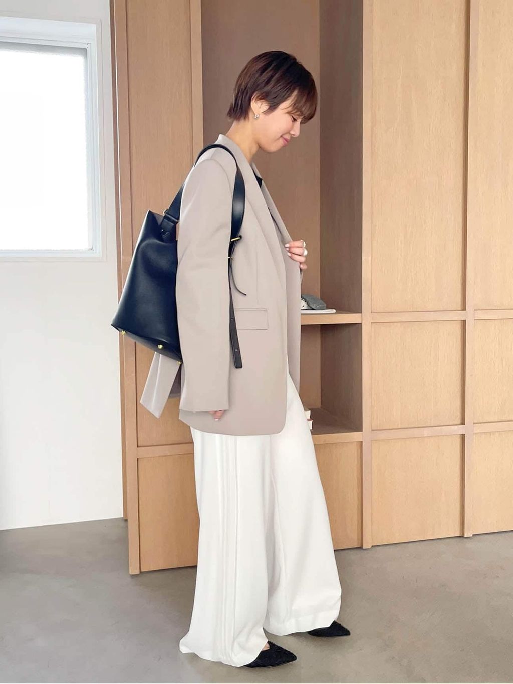 予約》ポインテッドフラワーエンブロイダリーフラットのコーディネート