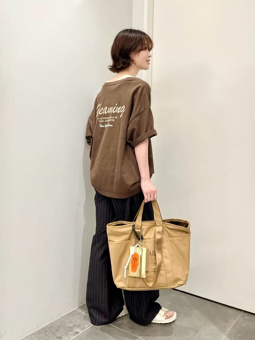 haru×FRAMeWORK コラボロゴTEEのコーディネートスナップ（ito