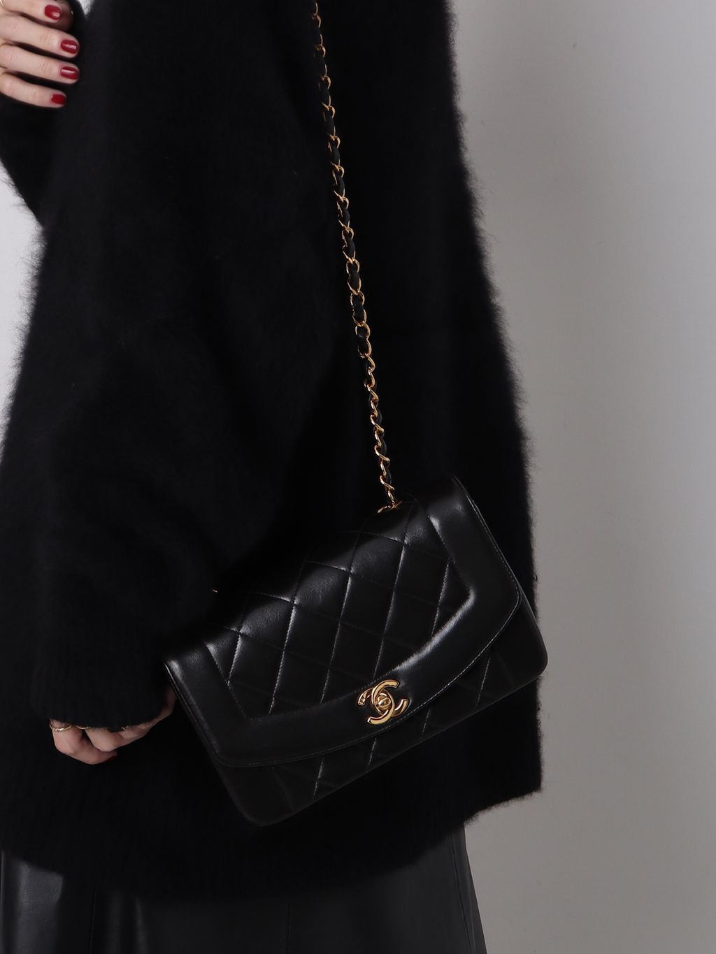 VINTAGE CHANEL/シャネル】 Matelasse チェーンショルダーバッグ 22di