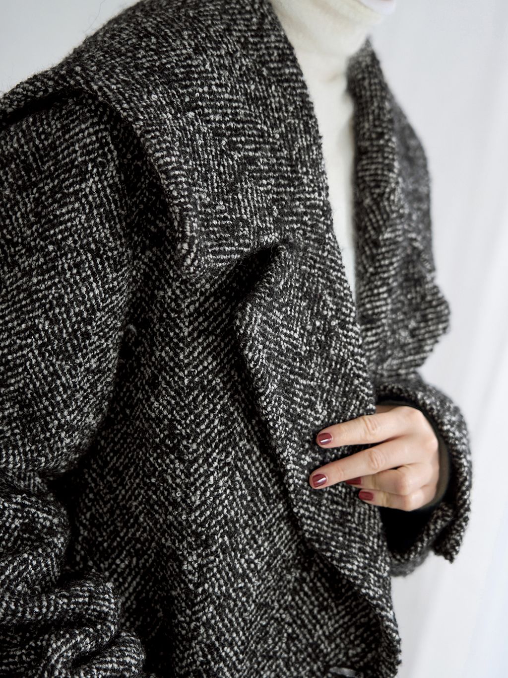 ヘリンボンツイードビッグカラーコートのコーディネートスナップ（endo