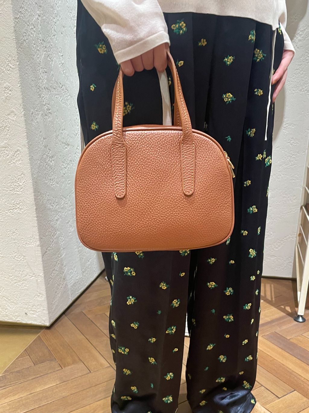 flower刺繍サテンイージーパンツのコーディネートスナップ（nanaka