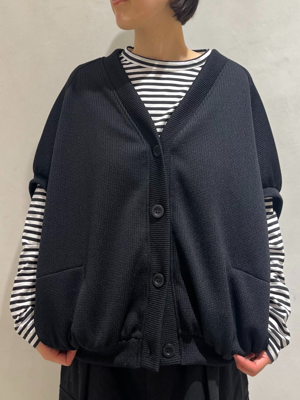 COGTHEBIGSMOKE】 NEELA PUFFSLEEVE CARDIGANのコーディネートスナップ
