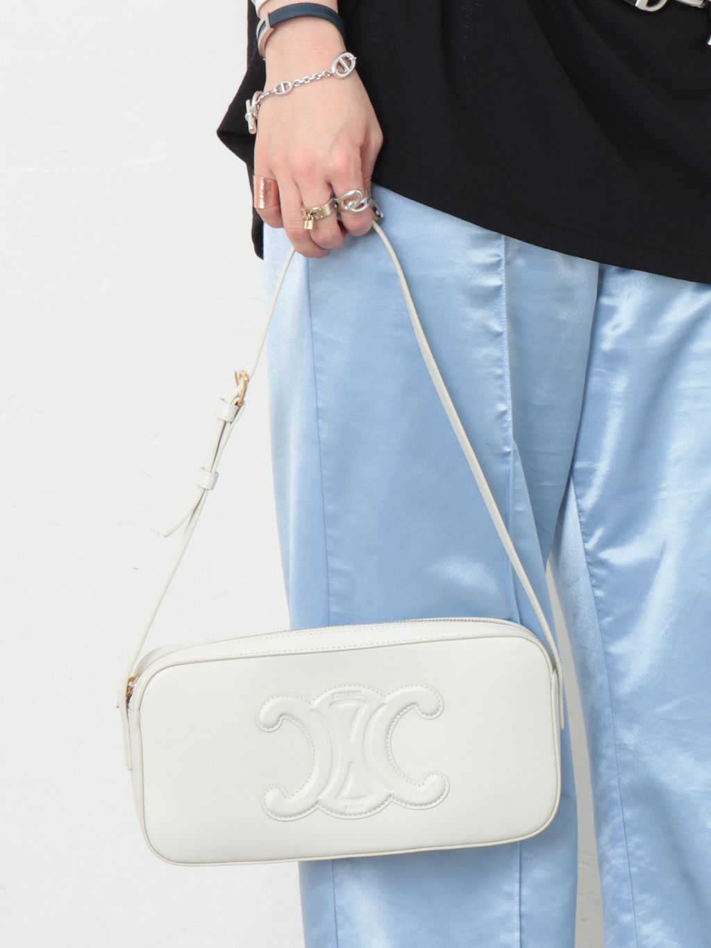 CELINE/セリーヌ】 Cuir triomphe camera bagのコーディネートスナップ