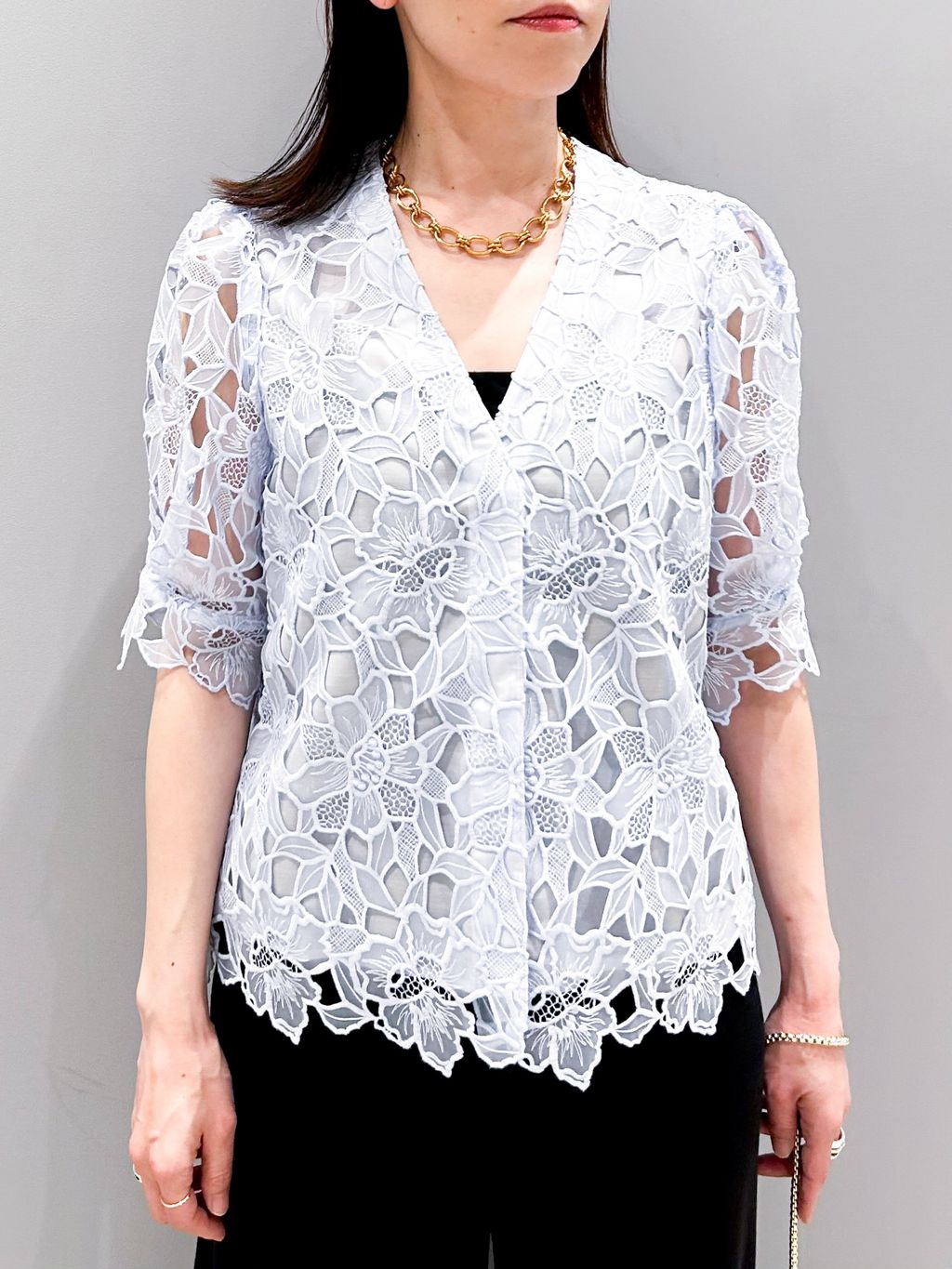 Cutwork Lace ブラウスのコーディネートスナップ（chika）｜VERMEIL
