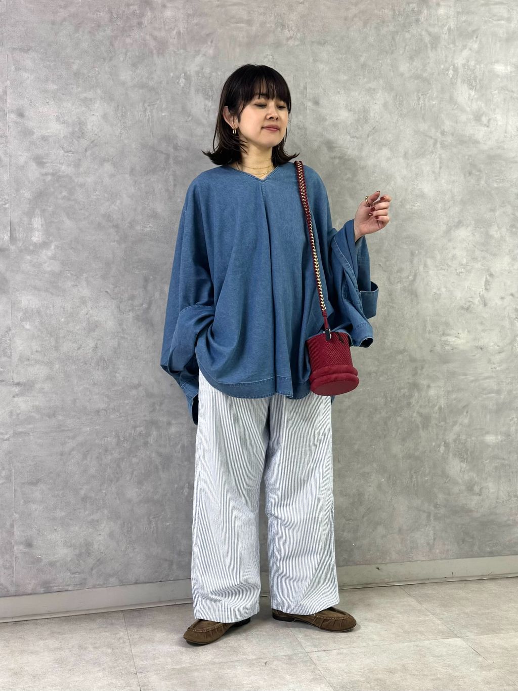 ジャーナルスタンダードluxe  SEEALLプルオーバー SEEALL】TRIANGLE PULL OVER TOP(DENIM)のコーディネートスナップ（A.O