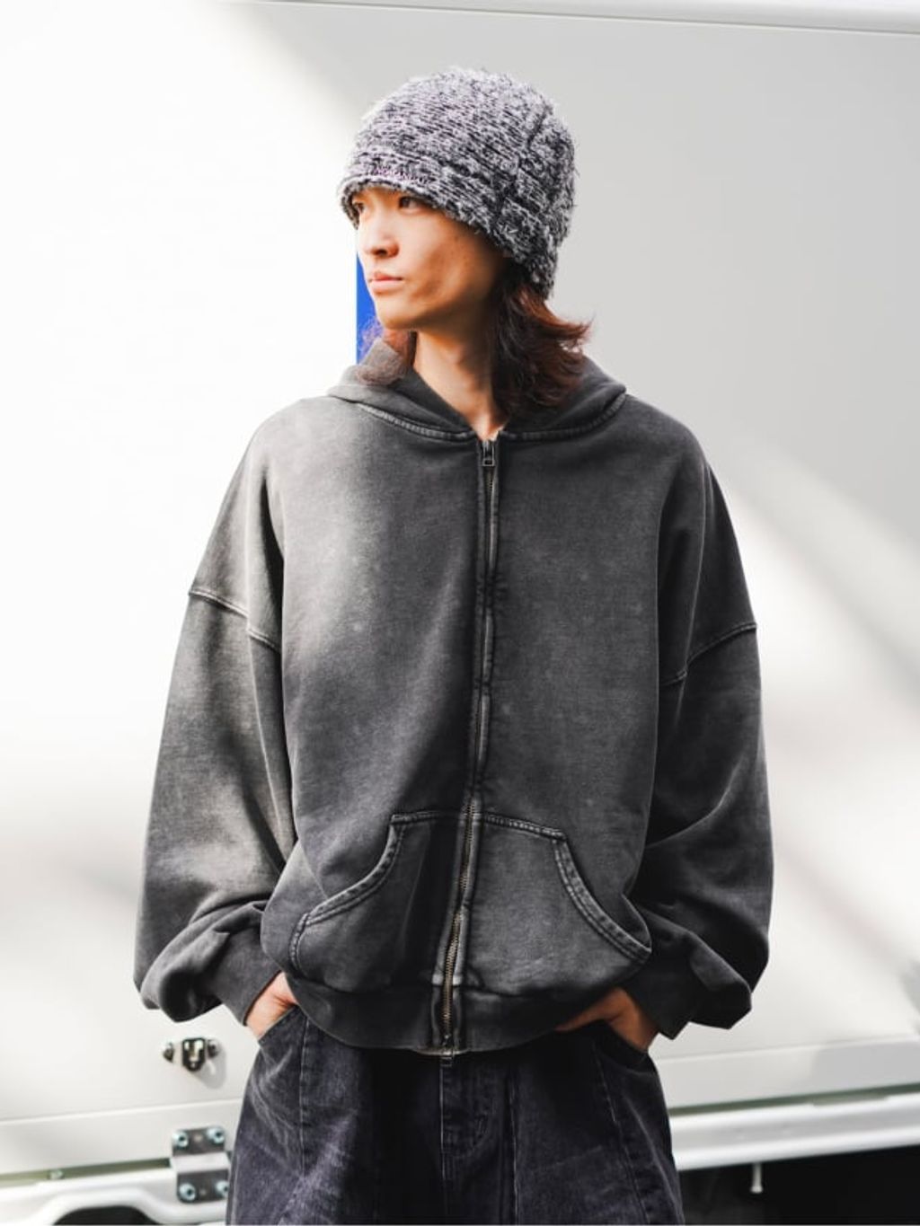 JERZEES別注ZIP UP HOODIEのコーディネートスナップ（HIROMU）｜JOINT