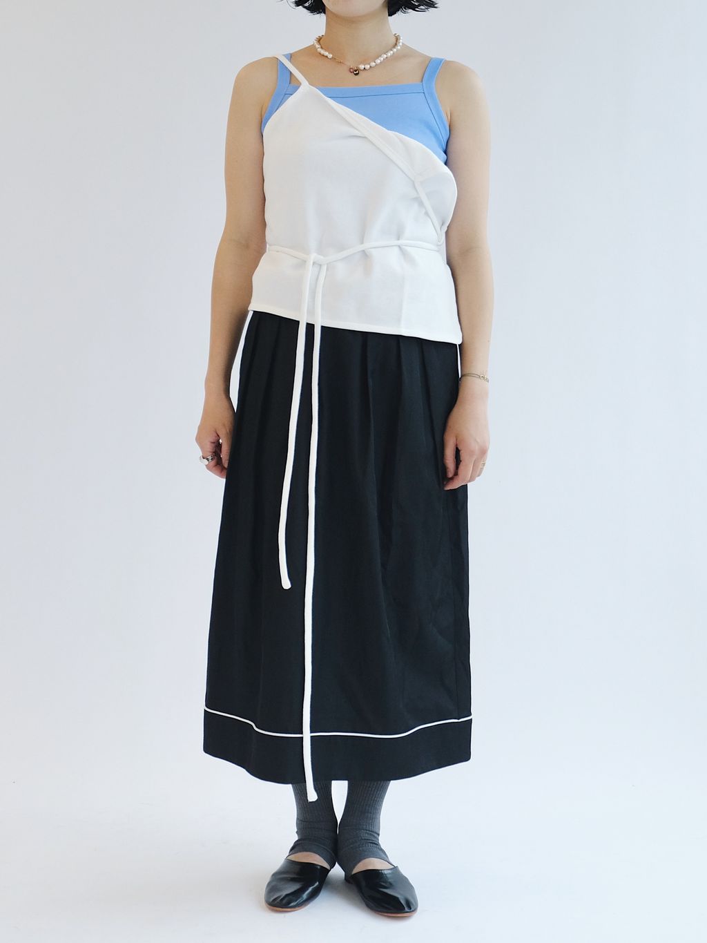 IENA LA BOUCLE サテンタックスカートのコーディネートスナップ（iyota