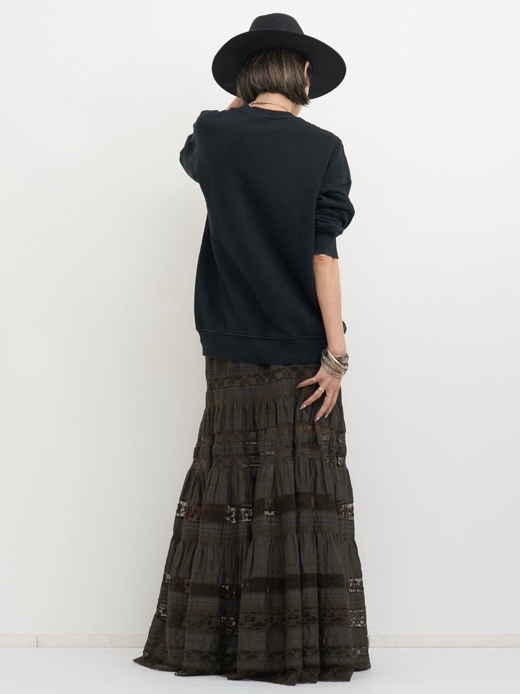 TIERED LACE SKIRTのコーディネートスナップ（STAFF.S）｜L