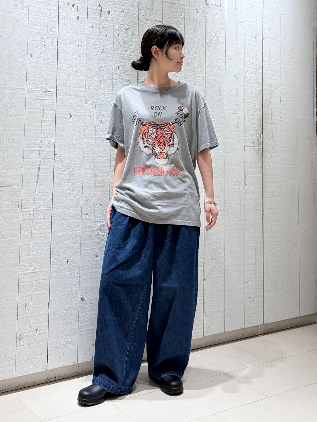 10OZデニム シフトパンツのコーディネートスナップ（N.H）｜journal