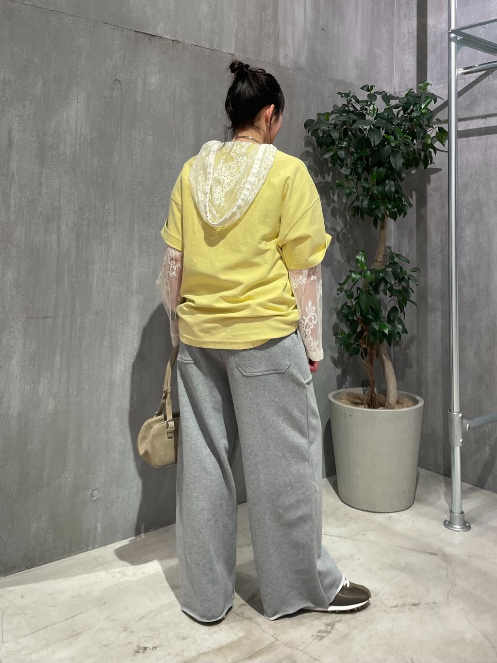 レースフーディのコーディネートスナップ（mizuki）｜JOURNAL STANDARD