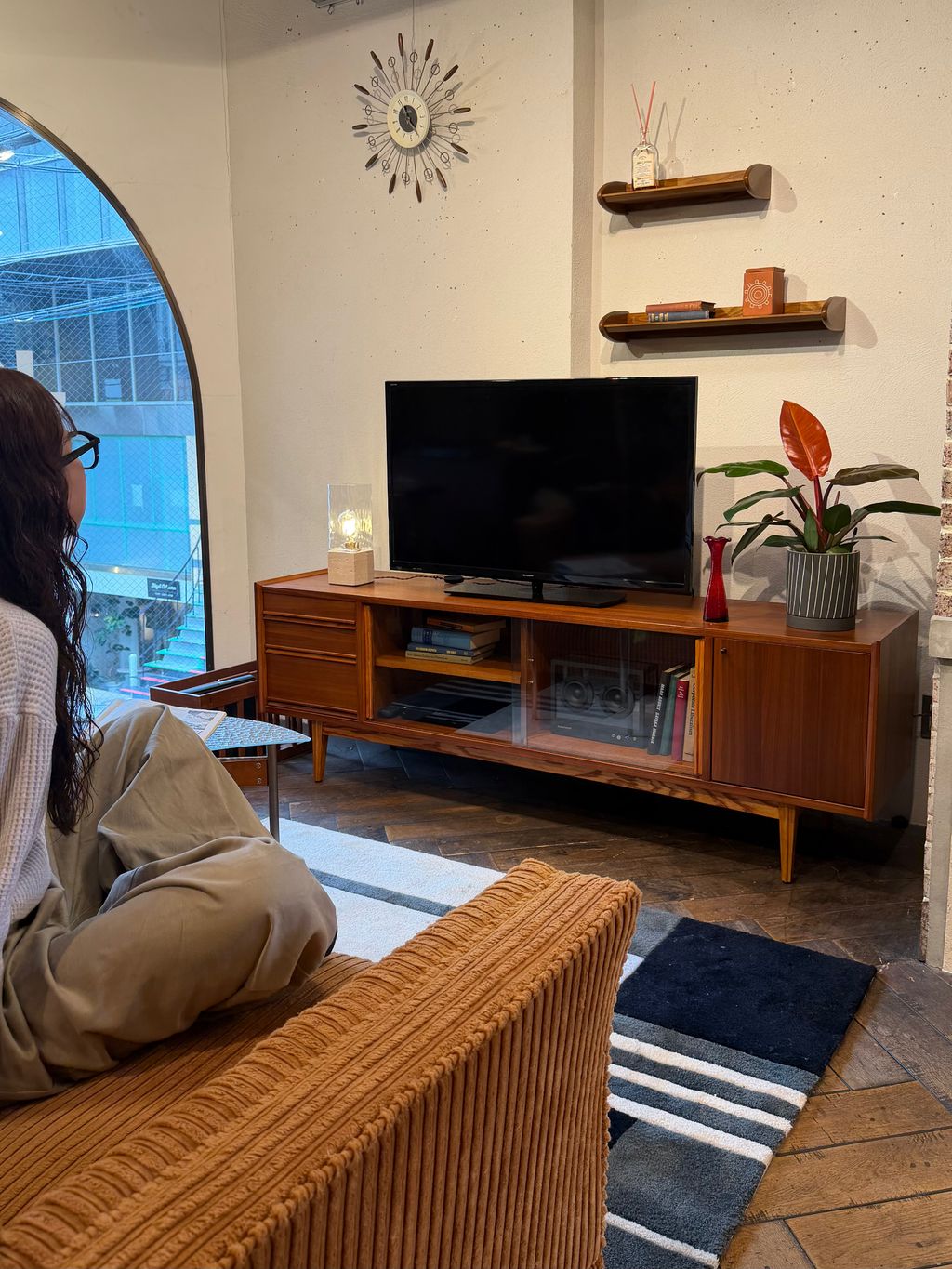 JOURNAL STANDARD FURNITURE