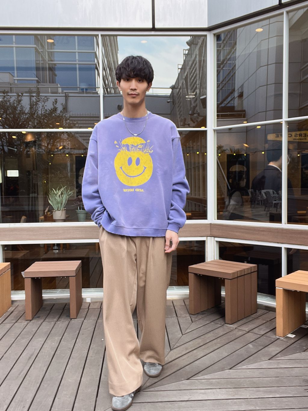 スマイリーフェイス 別注フェードプリント スウェットのコーディネート
