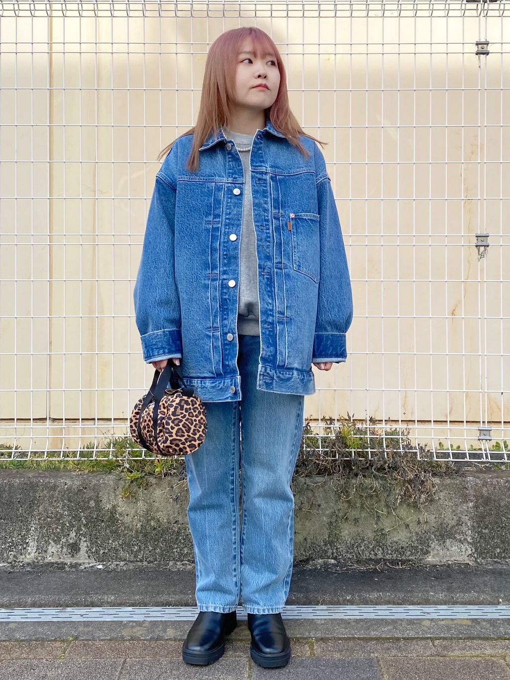 OUTDOOR PRODUCTS Usual Things