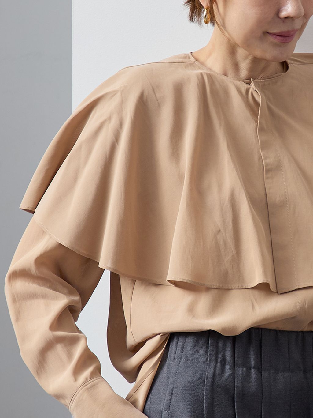 ruffle collar ブラウスのコーディネートスナップ（VERMEIL Online 