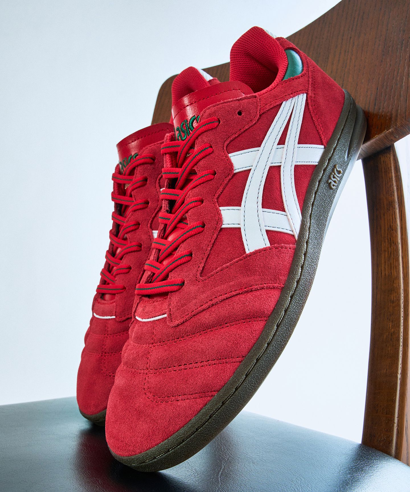 ASICSからフットボールスタイルのLEGGEREZZA ST が登場｜Herringbone