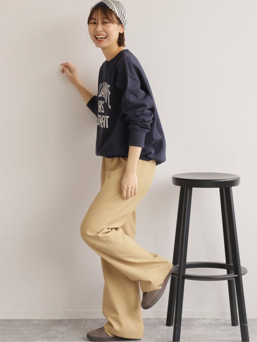 26SS新作］ストレッチツイルフレアパンツのコーディネートスナップ