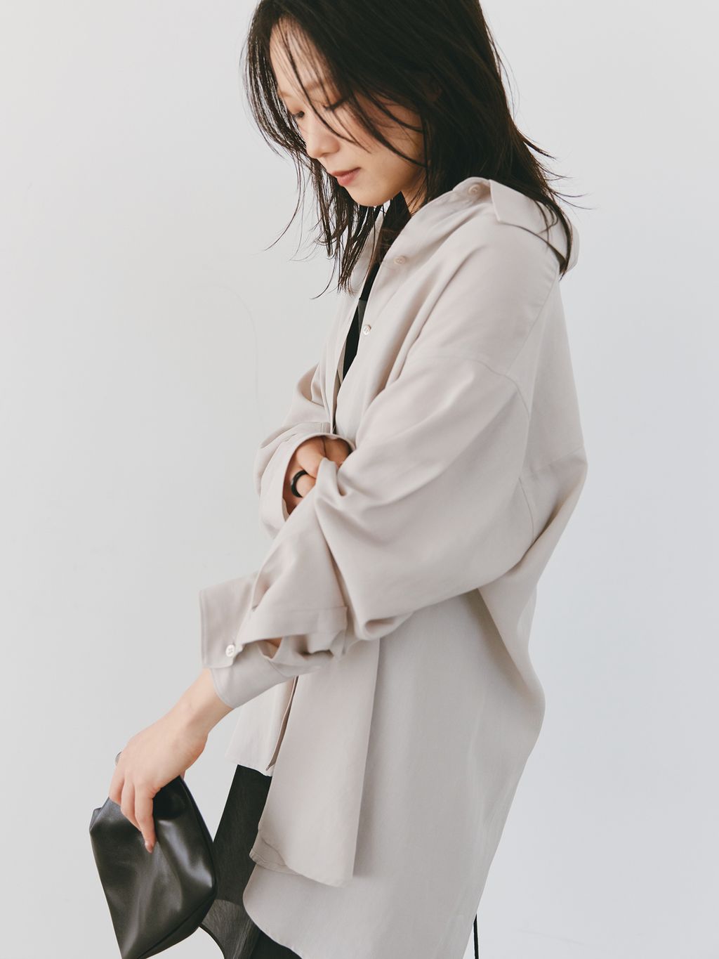 Back open シャツのコーディネートスナップ（seri）｜Plage