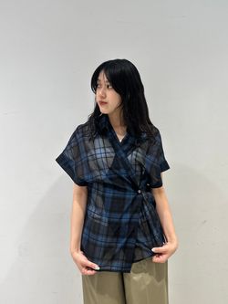 シアーチェック/無地ツイストシャツのコーディネートスナップ