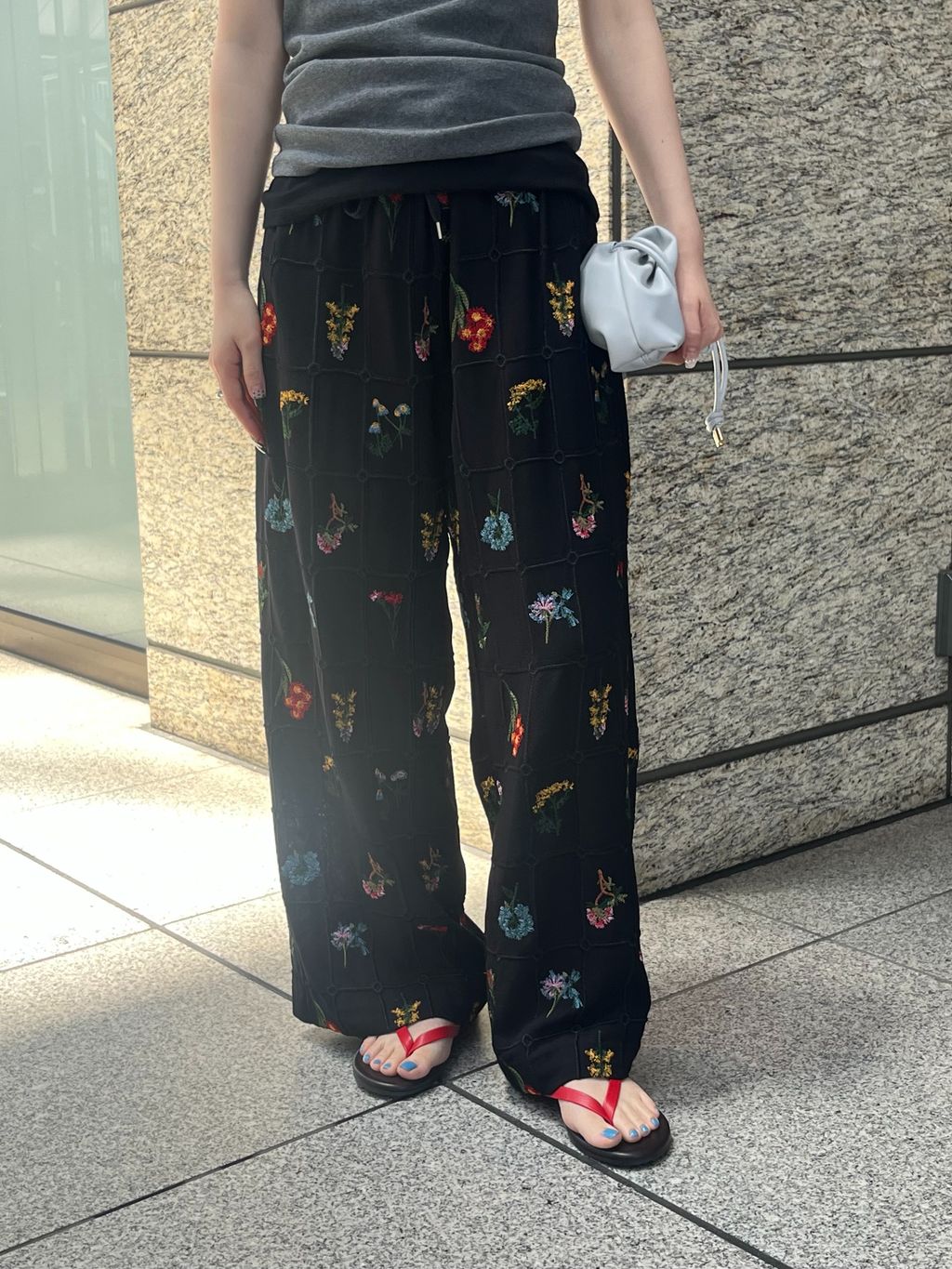 embroideryメッシュパンツのコーディネートスナップ（kana）｜SLOBE