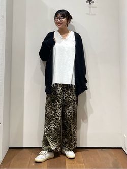 マットサテンレオパ イージーパンツのコーディネートスナップ（A.T