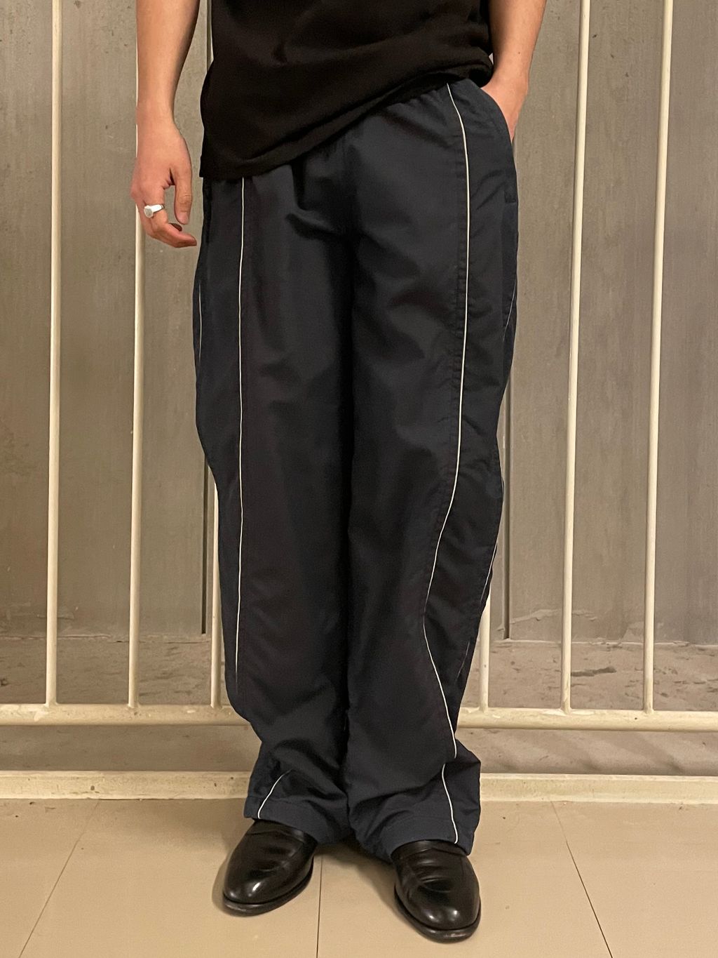 VALLAD / バラッド FADED TRACK PANTSのコーディネートスナップ（SHU.M