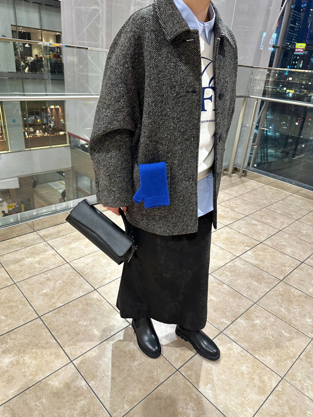 ツイードボンディングステンカラーショートコートのコーディネート