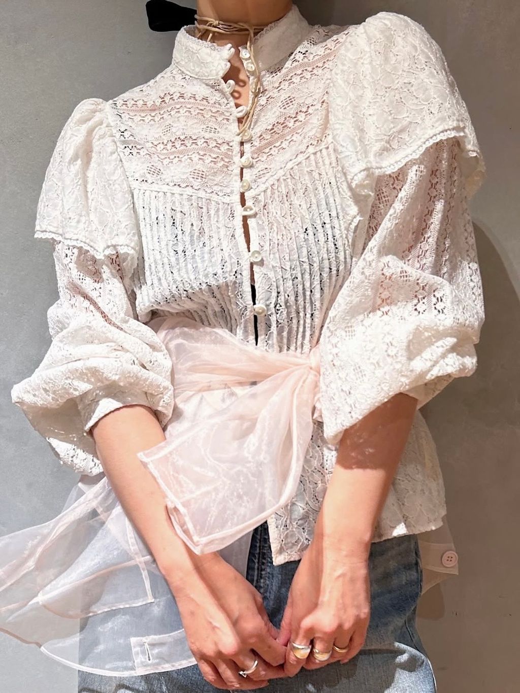 IENA LA BOUCLE レースオンレースブラウスのコーディネートスナップ