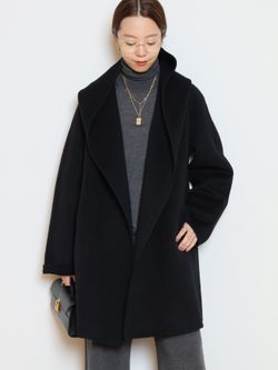 予約》ウールアンゴラ HALF GOWN コートのコーディネートスナップ