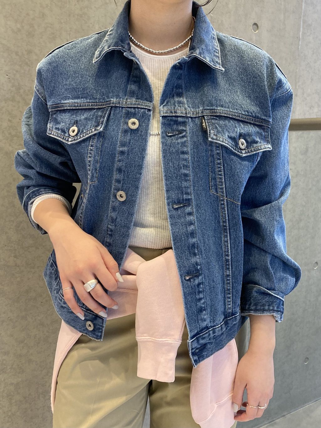 LE DENIM ボクシートラッカーデニムジャケットのコーディネート