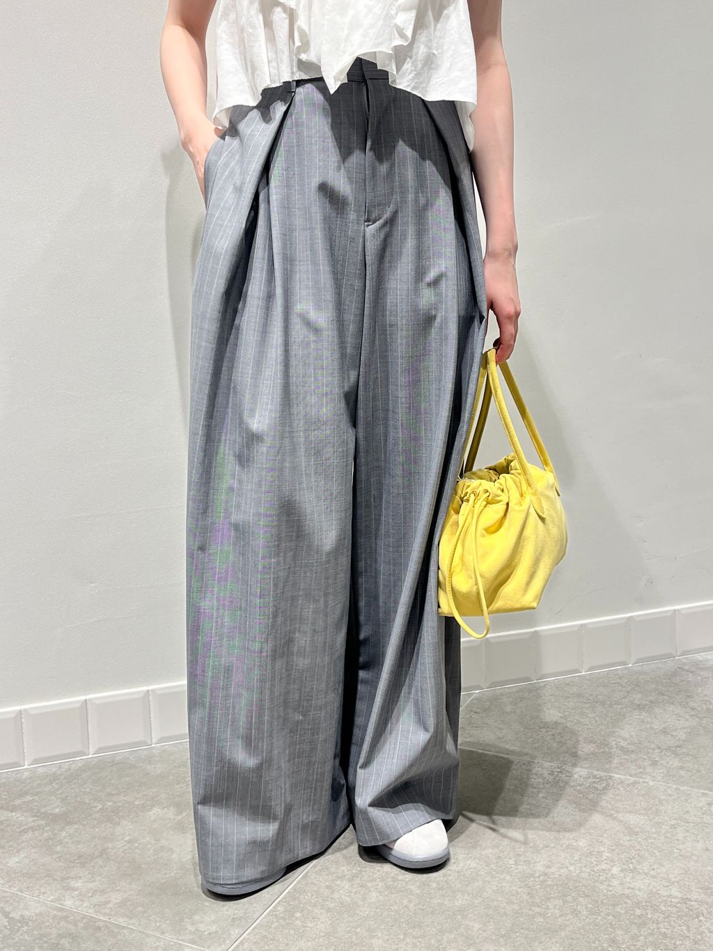 追加》IENA LA BOUCLE レース Vネックブラウスのコーディネート
