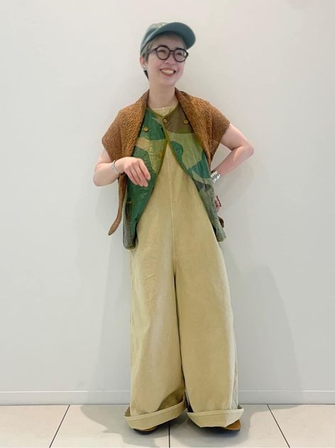 ケミカルウォッシュアメスリサロペットのコーディネートスナップ