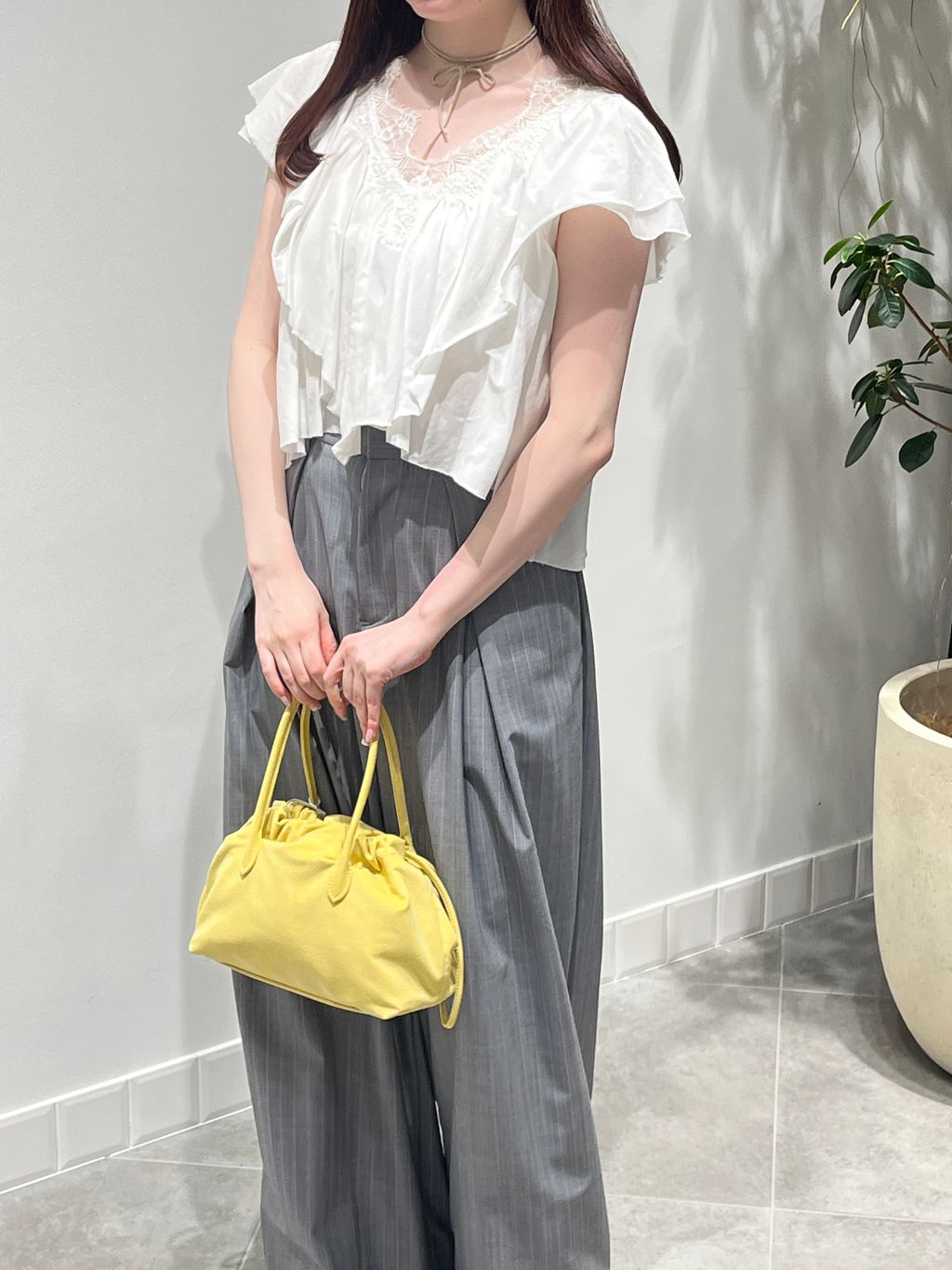 追加》IENA LA BOUCLE レース Vネックブラウスのコーディネート