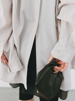 Back open シャツのコーディネートスナップ（seri）｜Plage