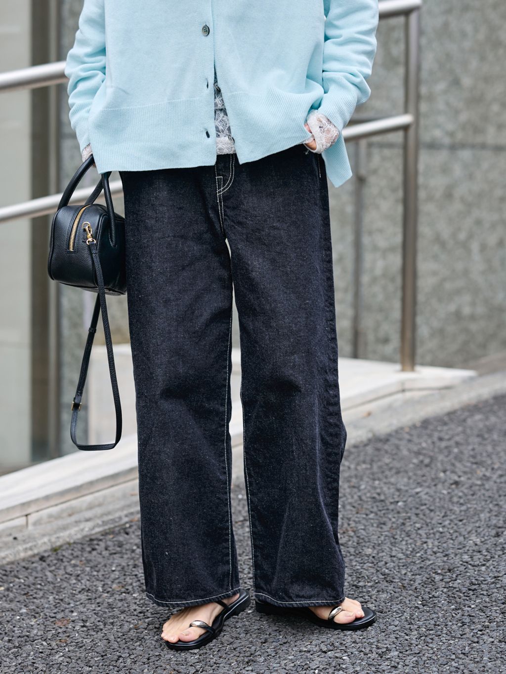 ルーズストレートデニムパンツのコーディネートスナップ（tomo