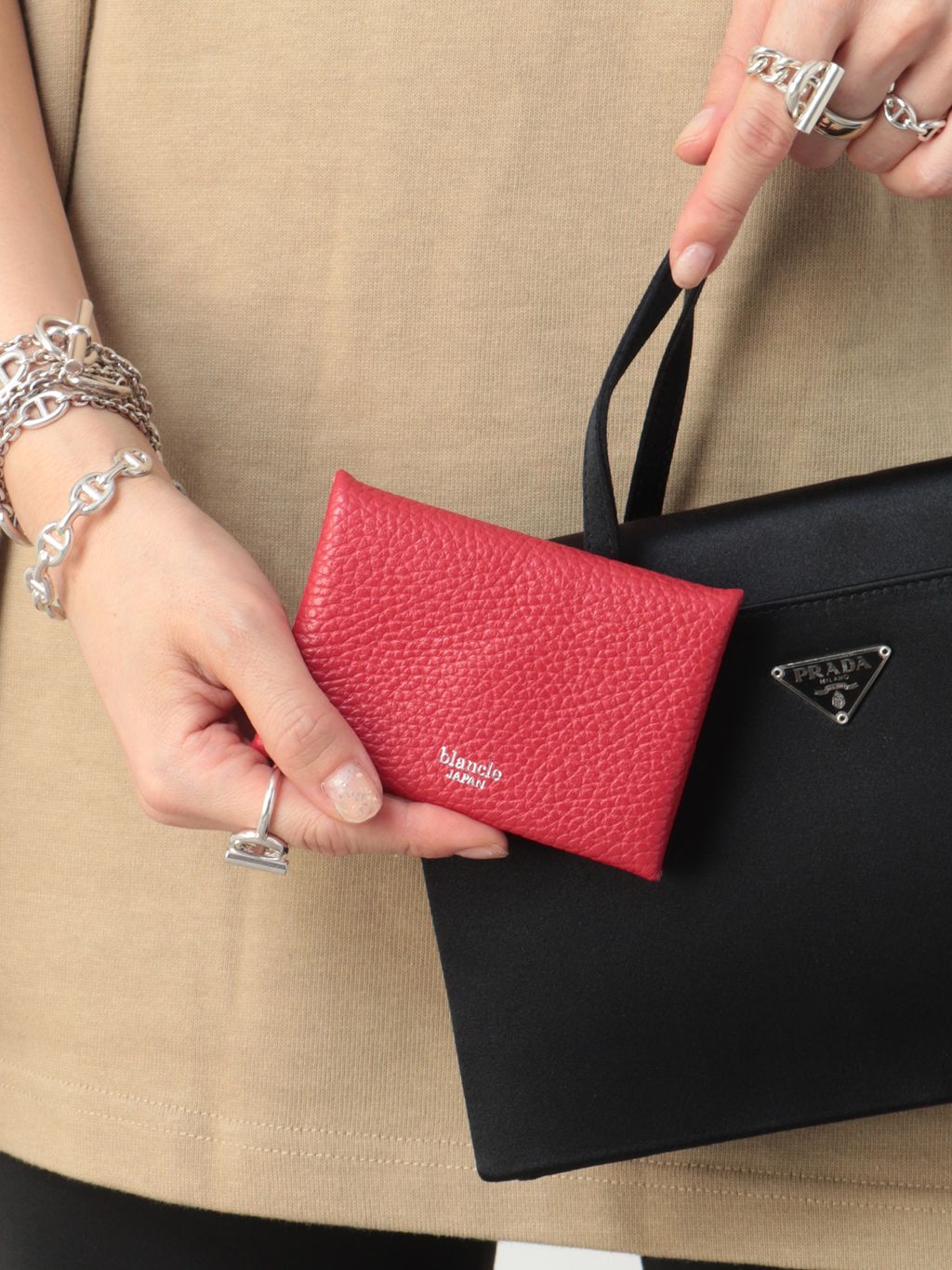 PRADA/プラダ】handbag satinのコーディネートスナップ（Sayaka