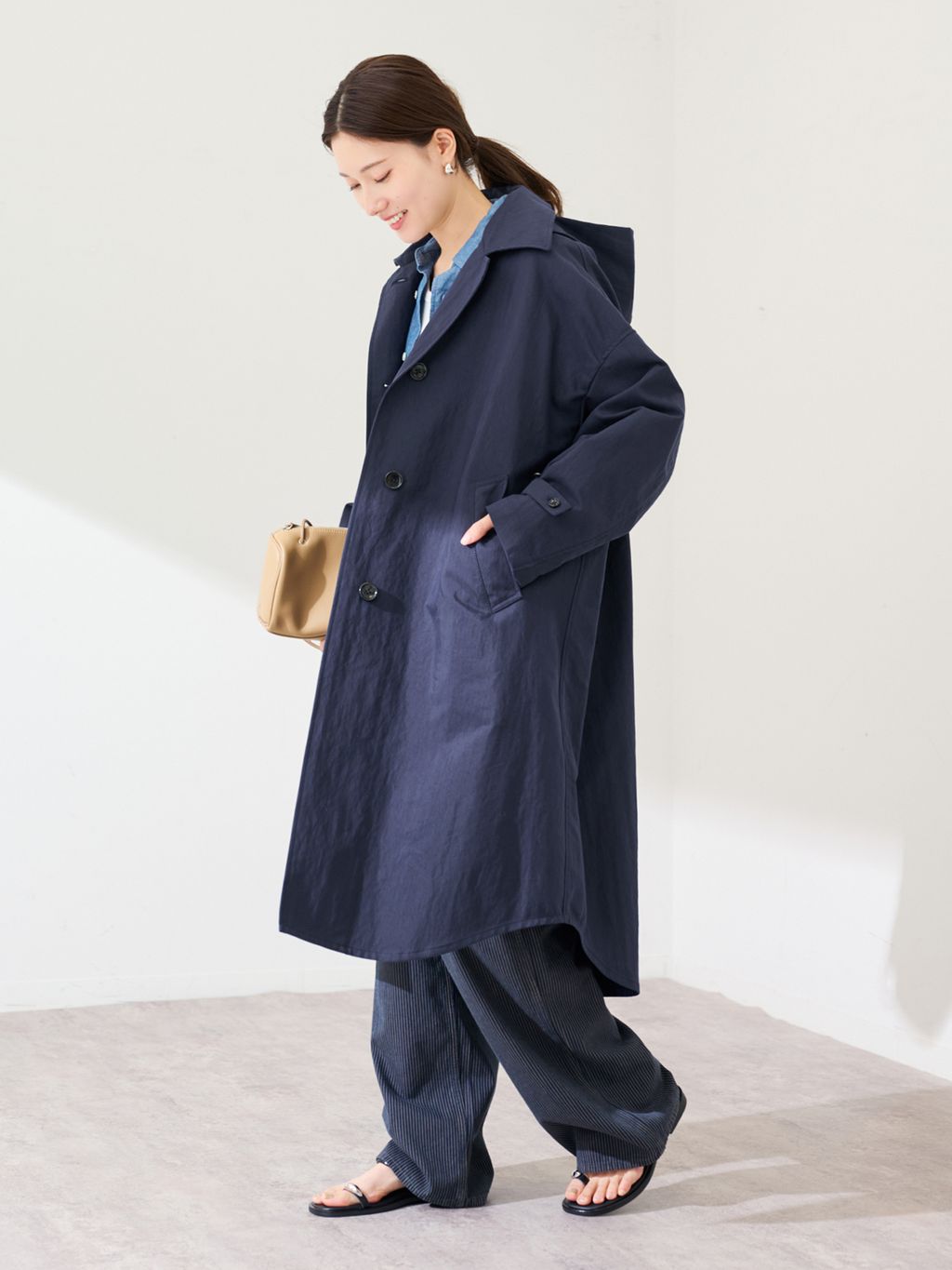 ポンチョコートのコーディネートスナップ（minami）｜FRAMeWORK